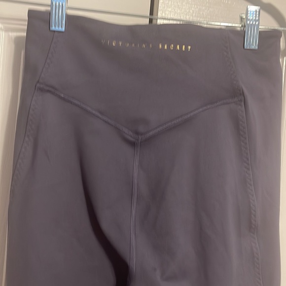 NWOT Victoria's Secret incredible essential legging in lavender size small - Picture 11 of 14
